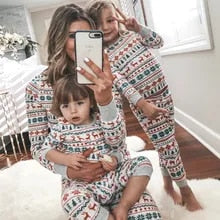 family-matching-pajamas-set.jpg